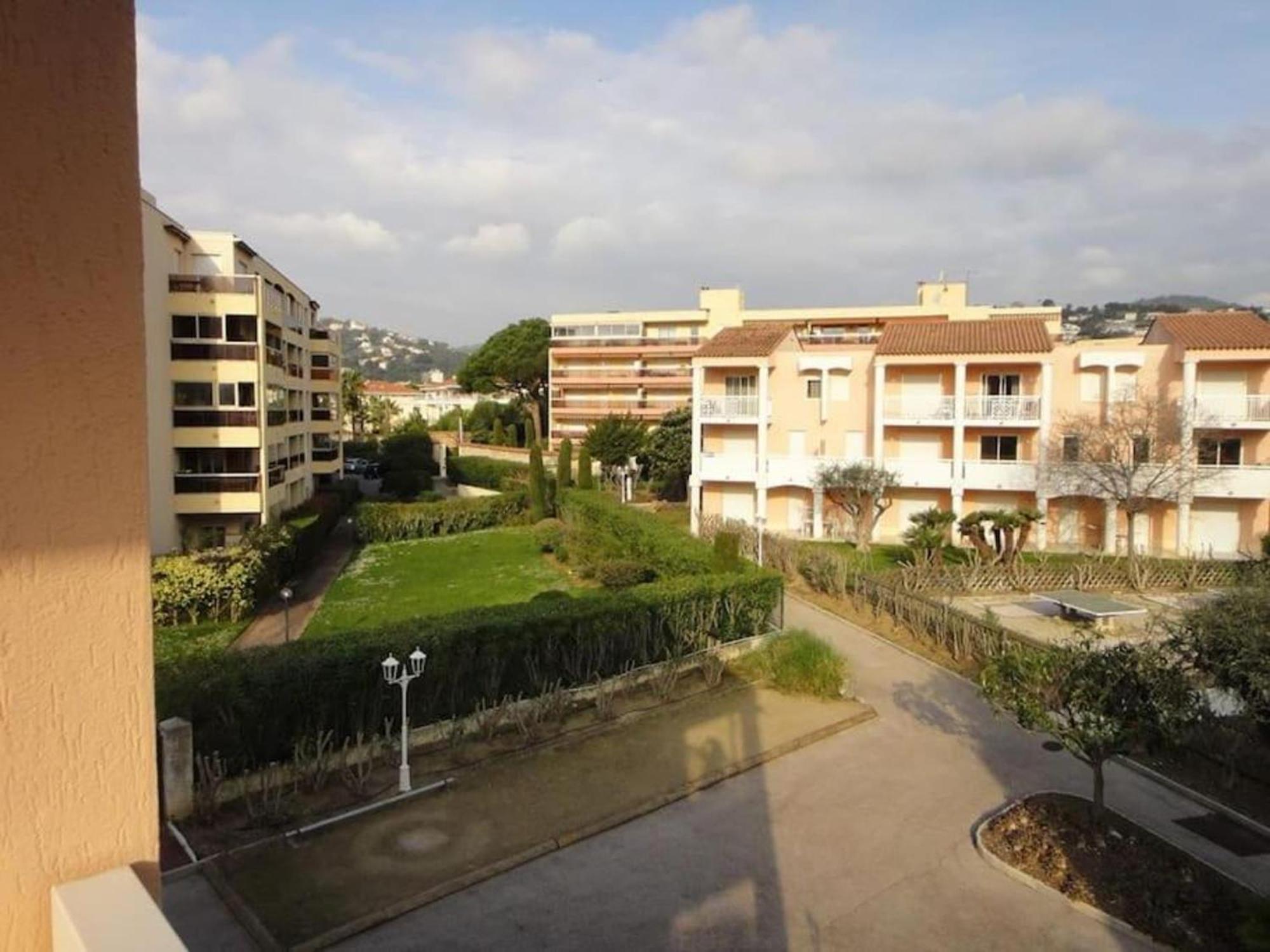 Appartement Accueillant A Golfe Juan 30 M² Piscine Zewnętrze zdjęcie